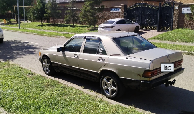 Mercedes-Benz 190 1987 года