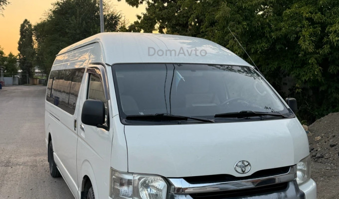 Toyota Hiace 2014 года