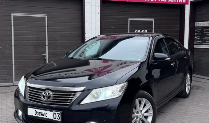Toyota Camry 2013 года