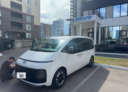 Hyundai Staria 2025 года