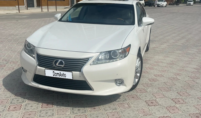 Lexus ES 2015 года