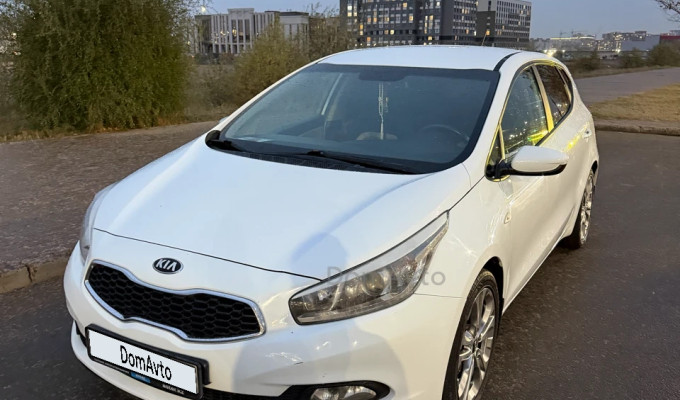 Kia Cee'd 2012 года