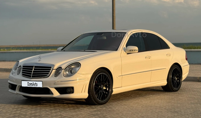 Mercedes-Benz E-Класс 2004 года
