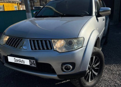 Mitsubishi Pajero Sport 2013 года