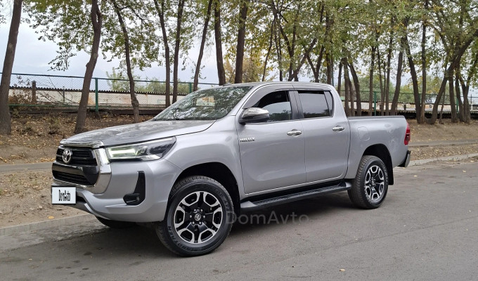 Toyota Hilux 2022 года