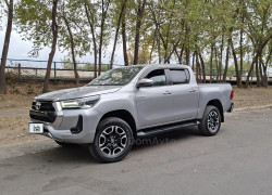 Toyota Hilux 2022 года