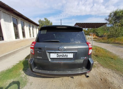 Toyota RAV4 2011 года