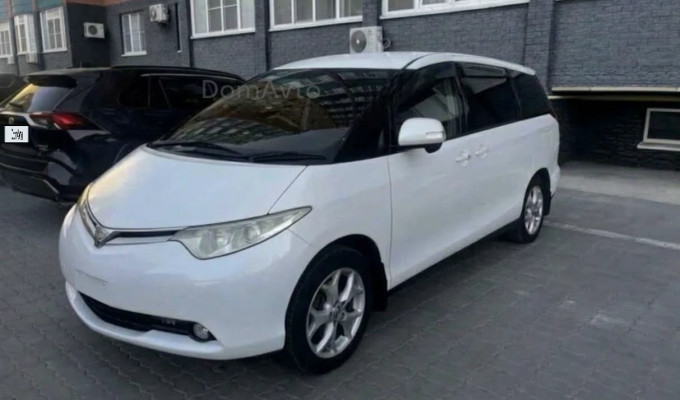 Toyota Estima 2008 года