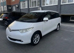 Toyota Estima 2008 года