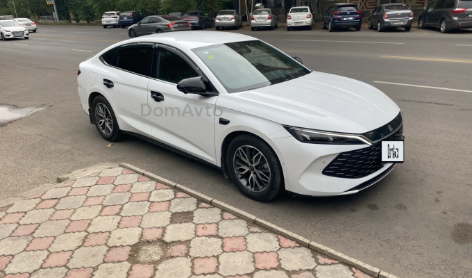 BYD Qin L DM-i 2025 года