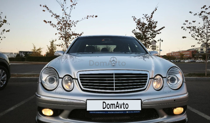 Mercedes-Benz E-Класс 2004 года