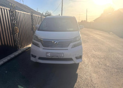 Toyota Vellfire 2010 года
