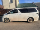 Toyota Vellfire 2010 года