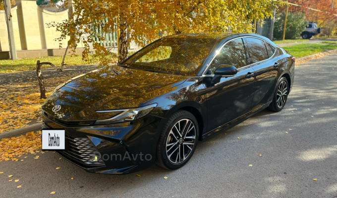 Toyota Camry 2025 года