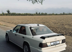 Mercedes-Benz E-Класс 1990 года