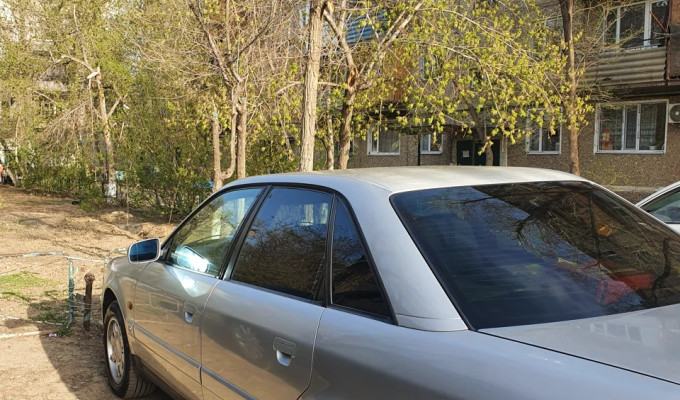 Audi A6 1994 года
