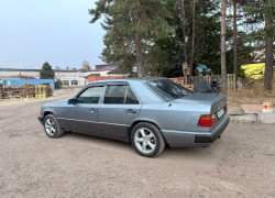 Mercedes-Benz E-Класс 1990 года