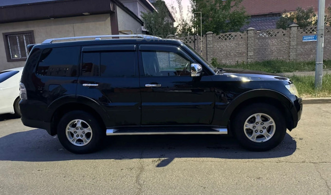 Mitsubishi Pajero 2008 года