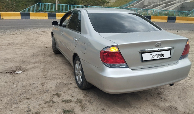 Toyota Camry 2005 года