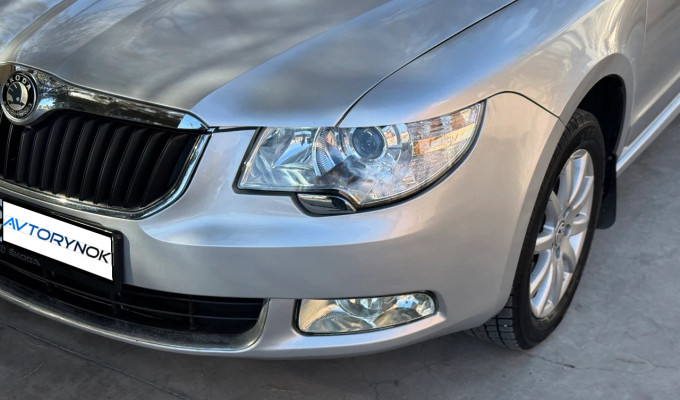 Skoda Superb 2012 года