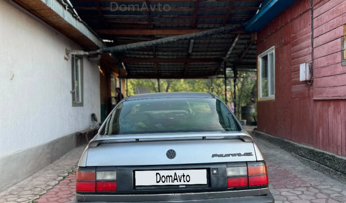 Volkswagen Passat 1993 года