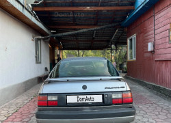 Volkswagen Passat 1993 года