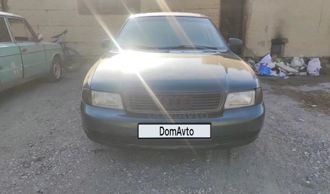 Audi A4 1995 года