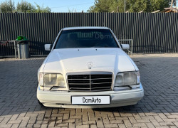 Mercedes-Benz E-Класс 1993 года