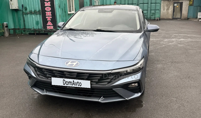 Hyundai Elantra 2023 года