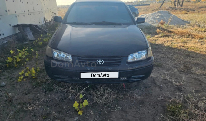 Toyota Camry 2000 года