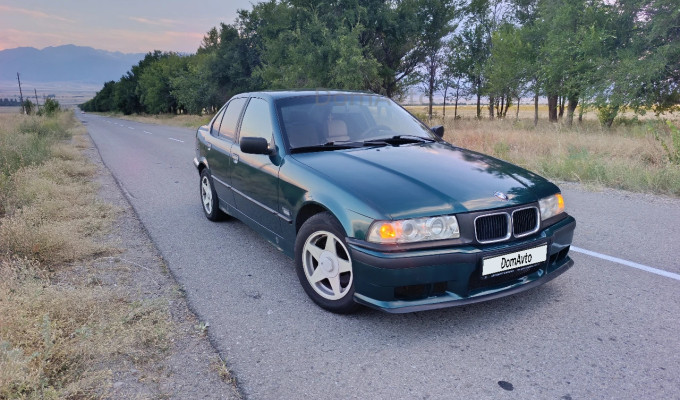 BMW 3 серия 1992 года