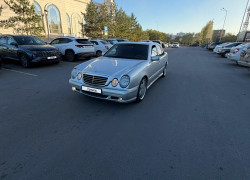 Mercedes-Benz E-Класс 2001 года