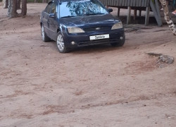 Ford Mondeo 2001 года