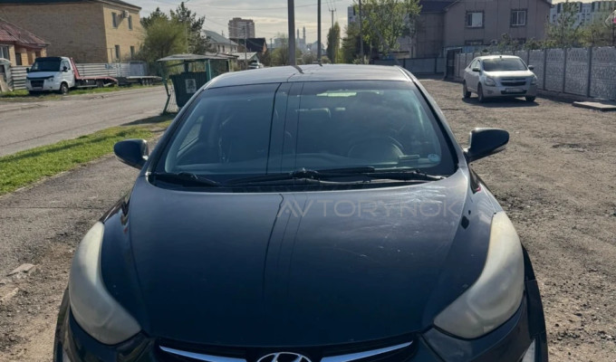 Hyundai Elantra 2013 года