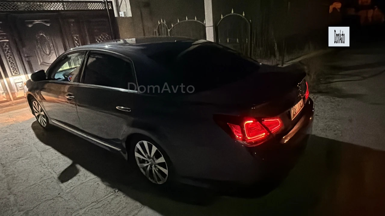 Toyota Avalon, 2011