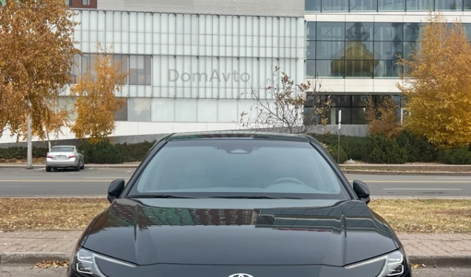 Toyota Camry 2024 года