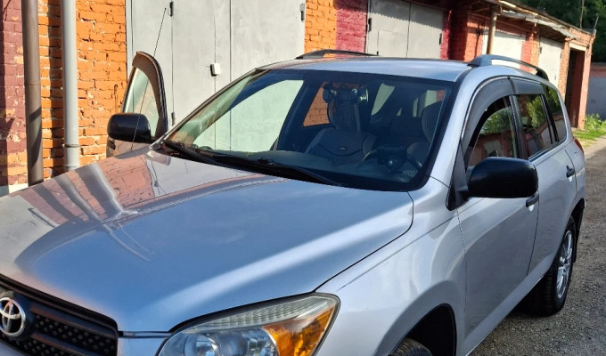 Toyota RAV4 2006 года