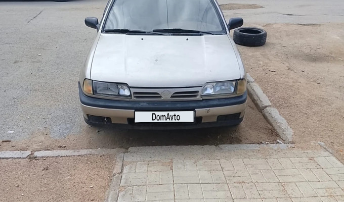 Nissan Primera 1993 года