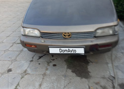 Nissan Prairie 1992 года
