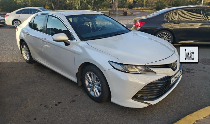 Toyota Camry 2020 года
