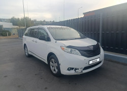 Toyota Sienna 2012 года