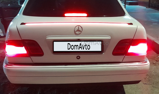 Mercedes-Benz E-Класс 1999 года