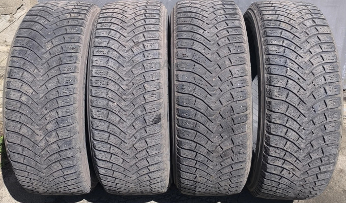 Комплект зимних шин Michelin 225/65/17
