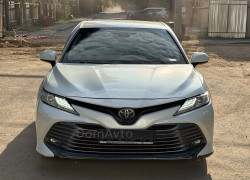 Toyota Camry 2020 года