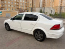 Opel Astra 2010 года