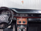 Mercedes-Benz E-Класс 1993 года