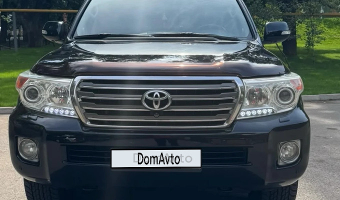 Toyota Land Cruiser 2012 года