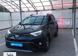 Toyota RAV4 2016 года