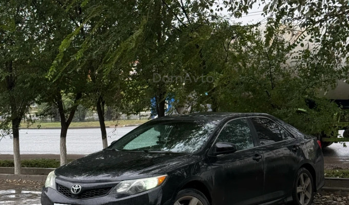 Toyota Camry 2012 года