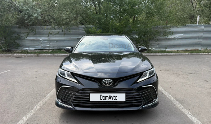 Toyota Camry 2023 года